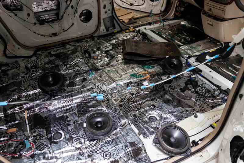 Aislante termico para piso de autos Duster