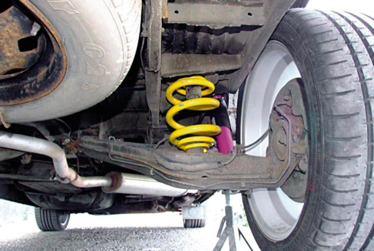 Cambio de amortiguadores autos tuning