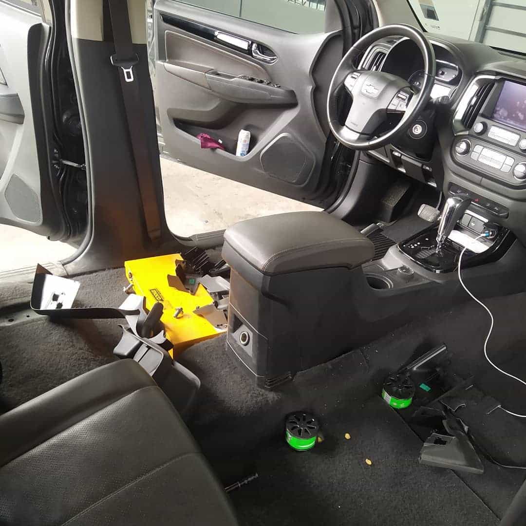 Car detailing lavado de tapiceria de autos Chevrolet en Ecuador