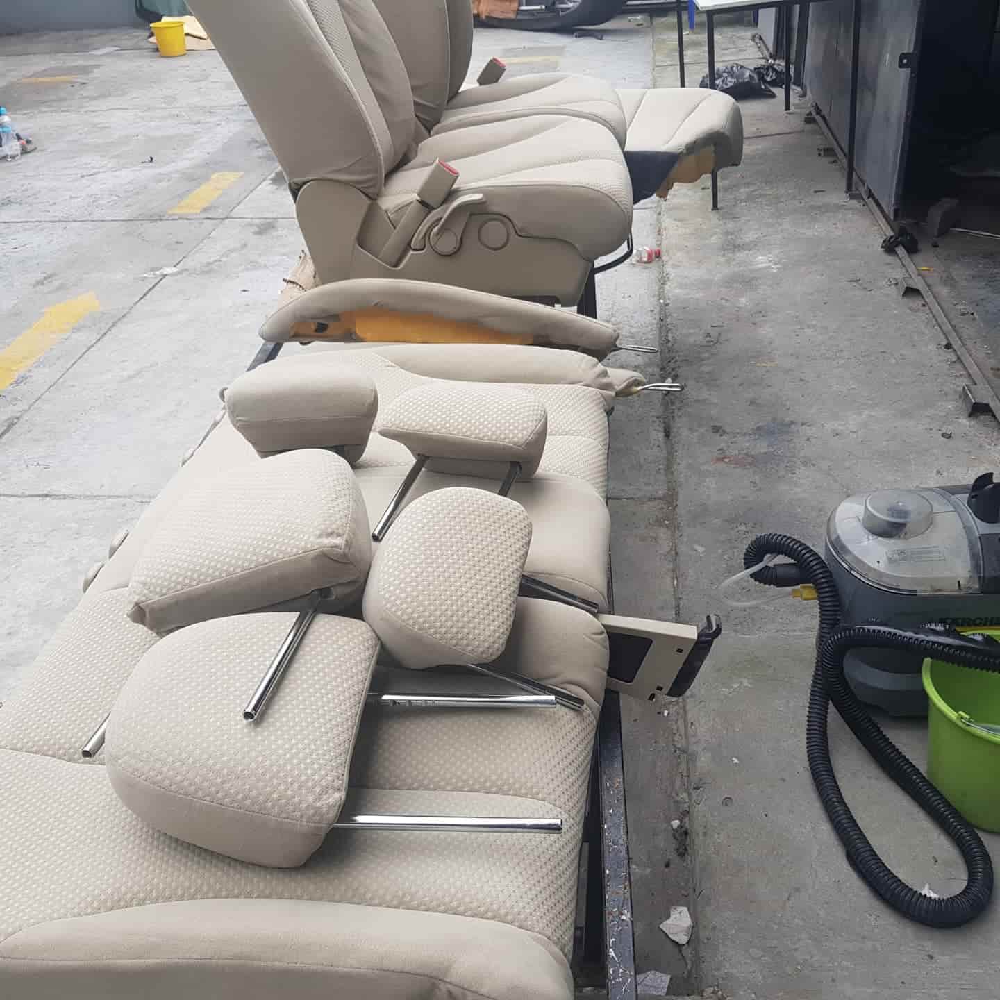 Car detailing limpieza de tapiceria de auto toyota en ecuador