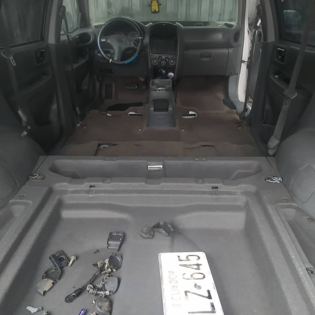 Lavado de alfombra de auto aveo family Guayaquil