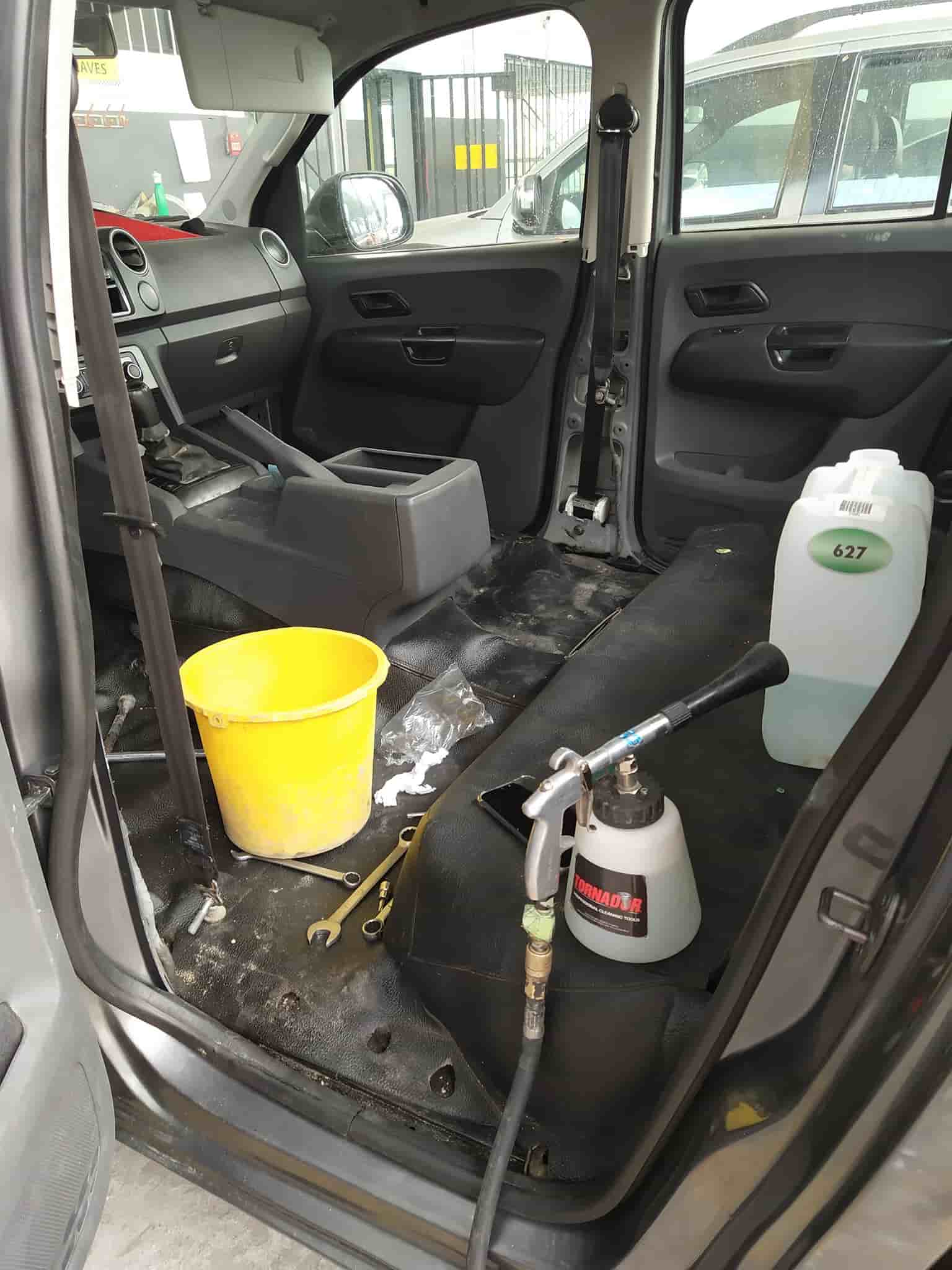 Lavado de alfombra de auto Peugeot Guayaquil