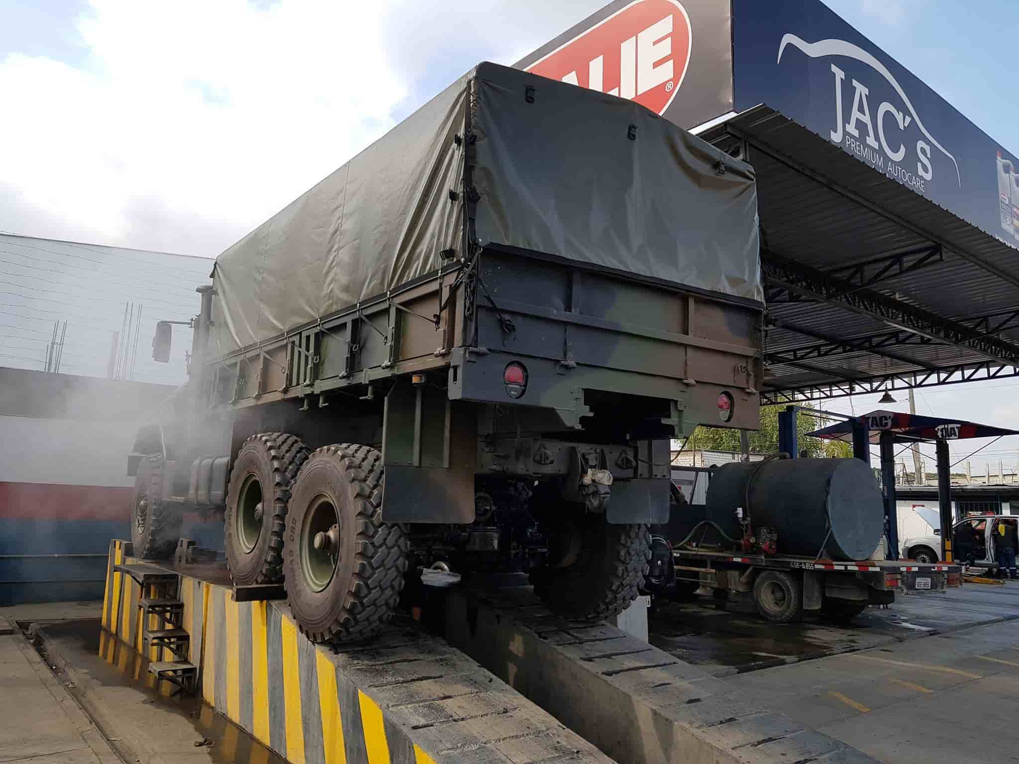 Lavado de camiones en Guayaquil