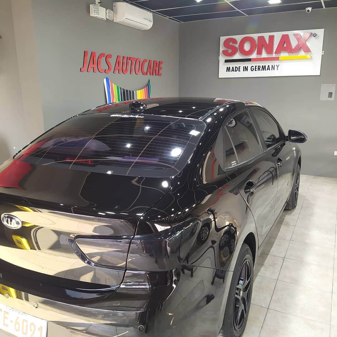 Pulido de autos pequenos en Daule