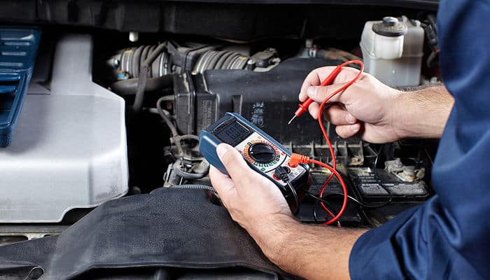 Revision de componentes electronicos de Autos
