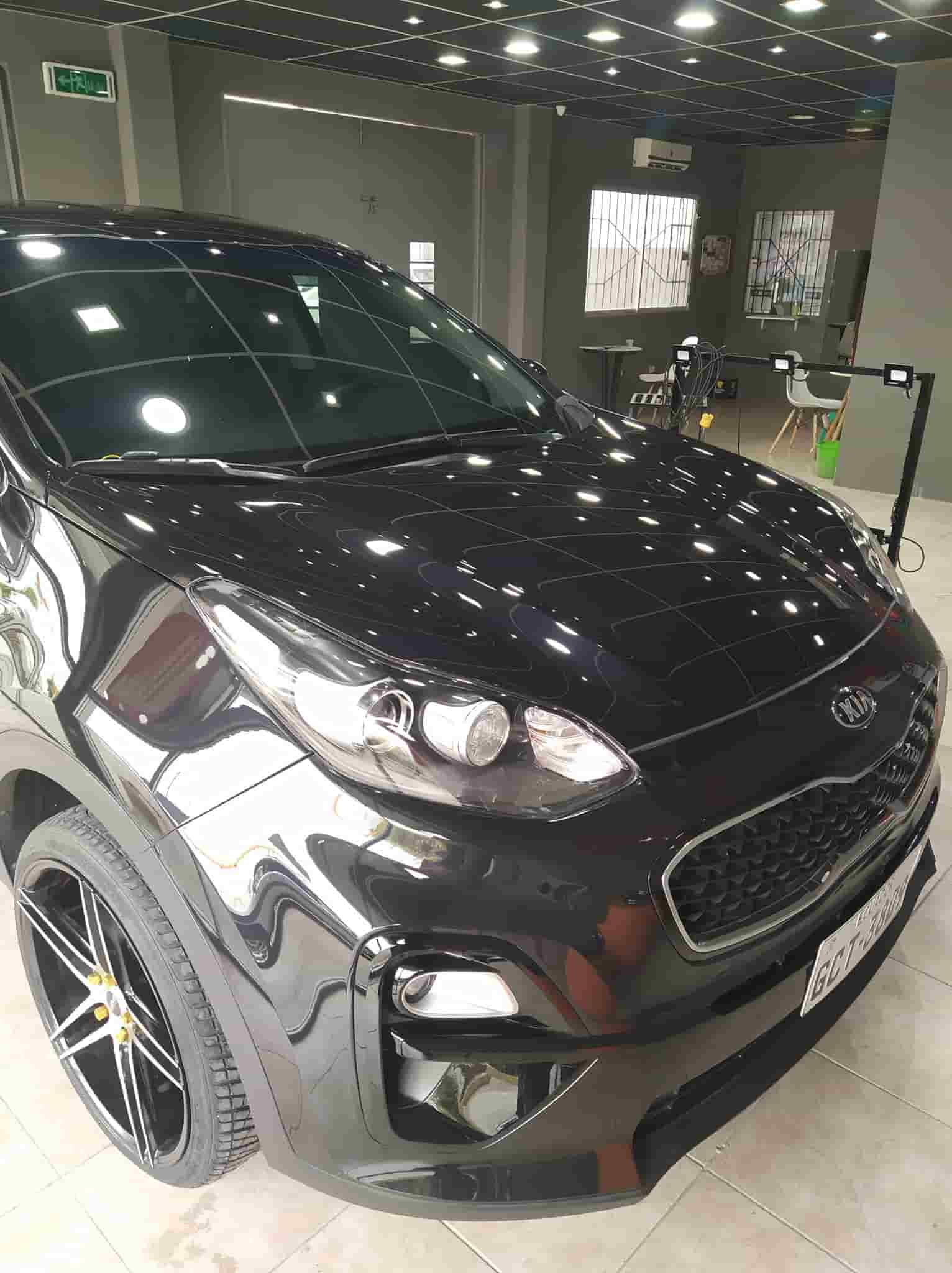 Taller de Pintura Automotriz en Guayaquil para Auto SUV Kia Sportage color Negro