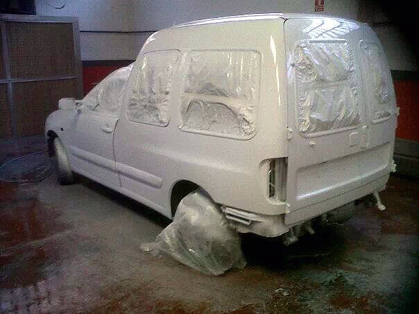 Taller automotriz en Guayaquil para Pintar furgonetas de trabajo