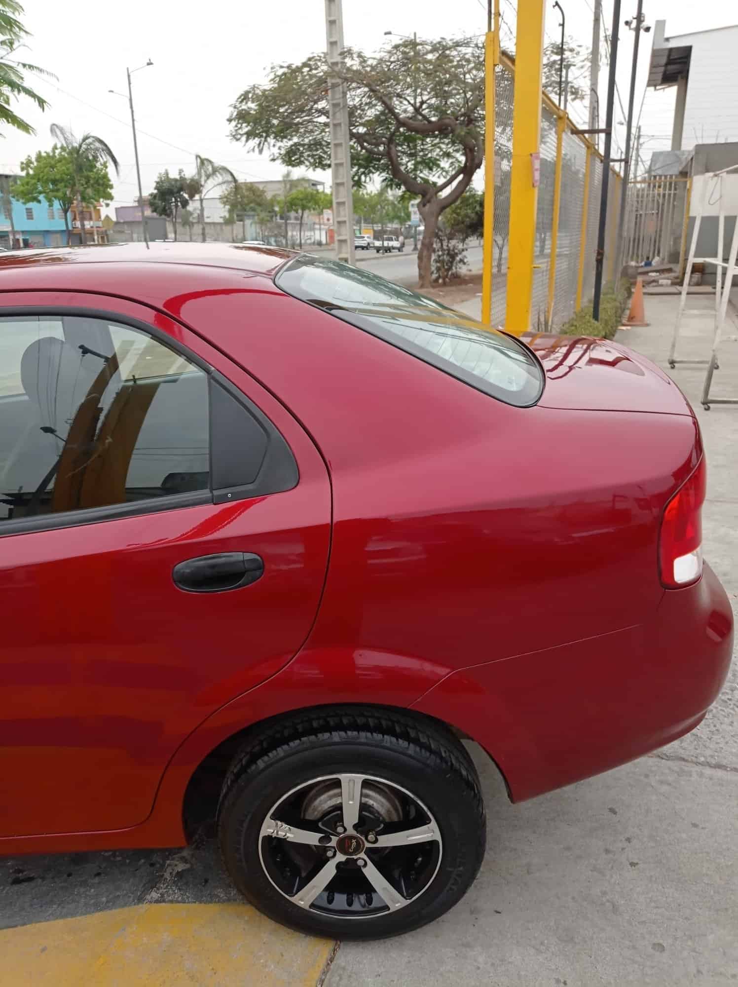 Taller de pintura automotriz en Guayaquil para pintar cajuela de auto