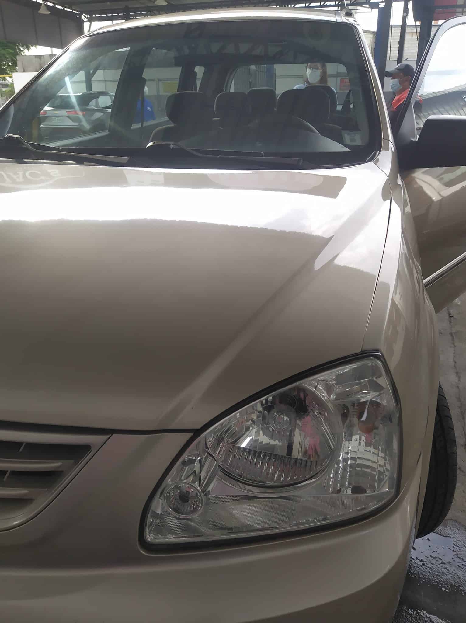 Taller de pintura automotriz en Guayaquil para pintar- capot de automovil