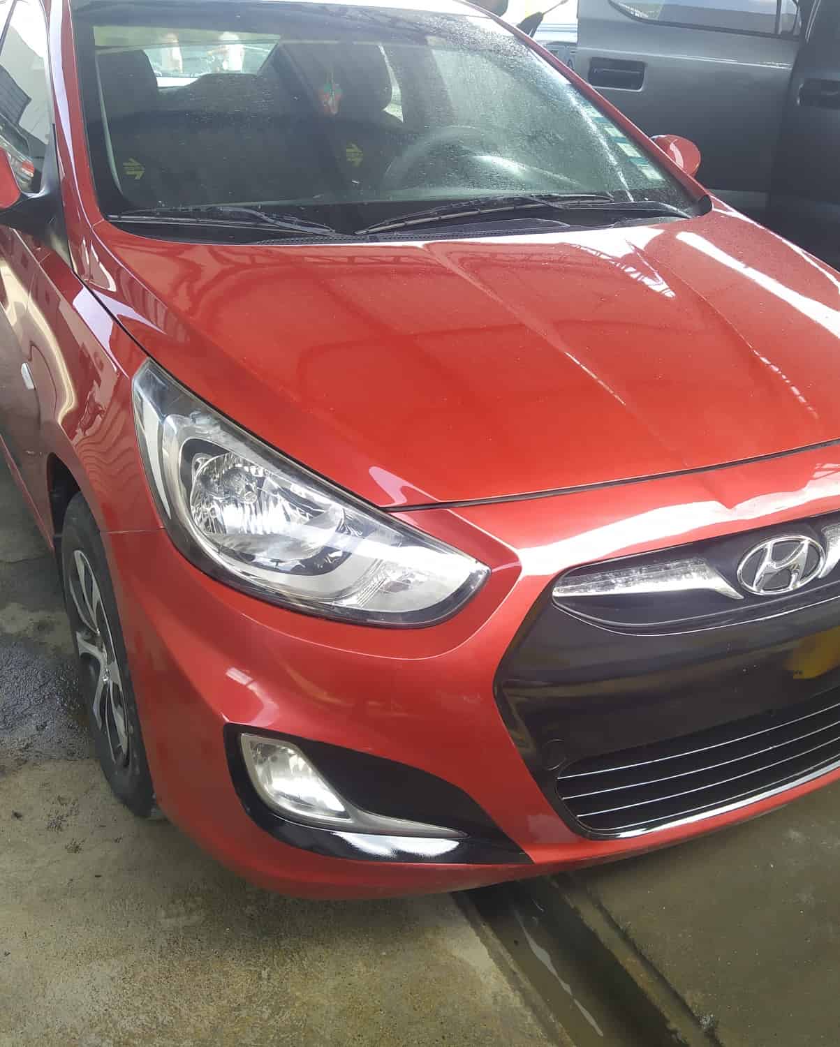 Taller en Guayaquil para pintar guardafango Tahoe Blanco