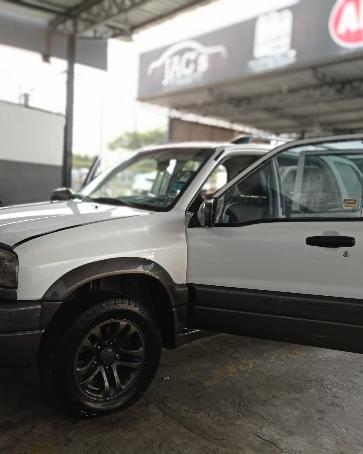 Taller en Guayaquil para pintar lateral de vehiculo