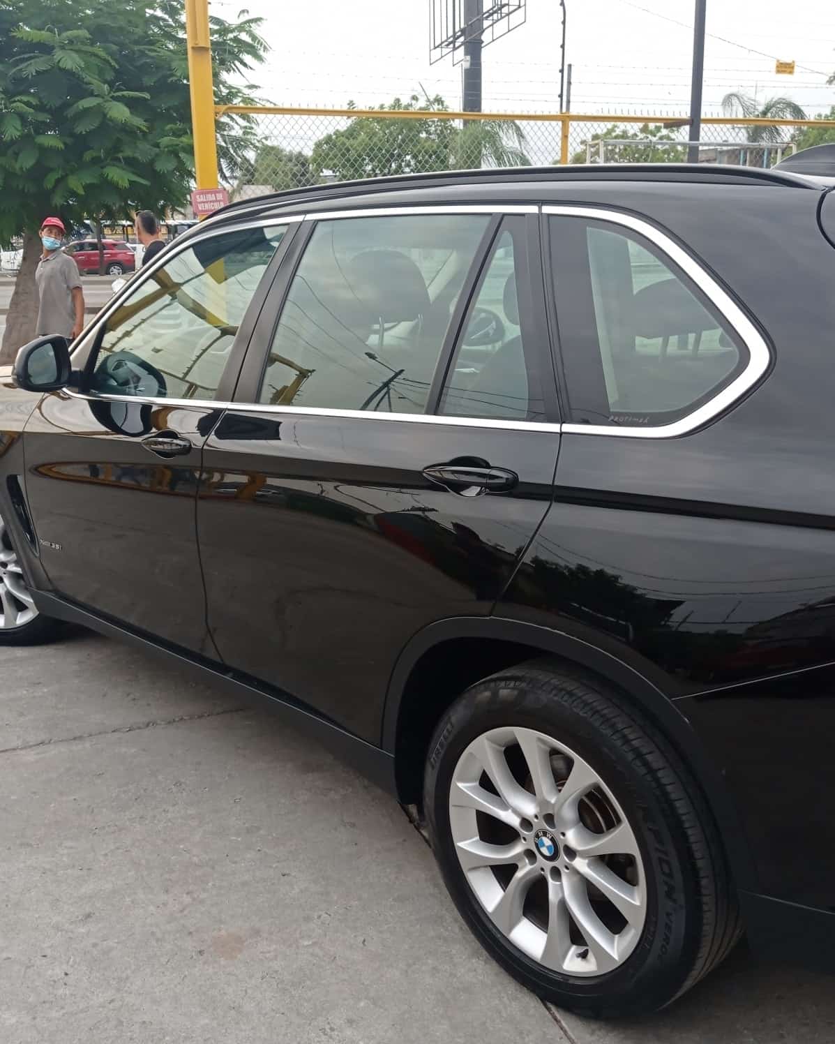 Taller para pintar techo de auto BMW en Guayaquil