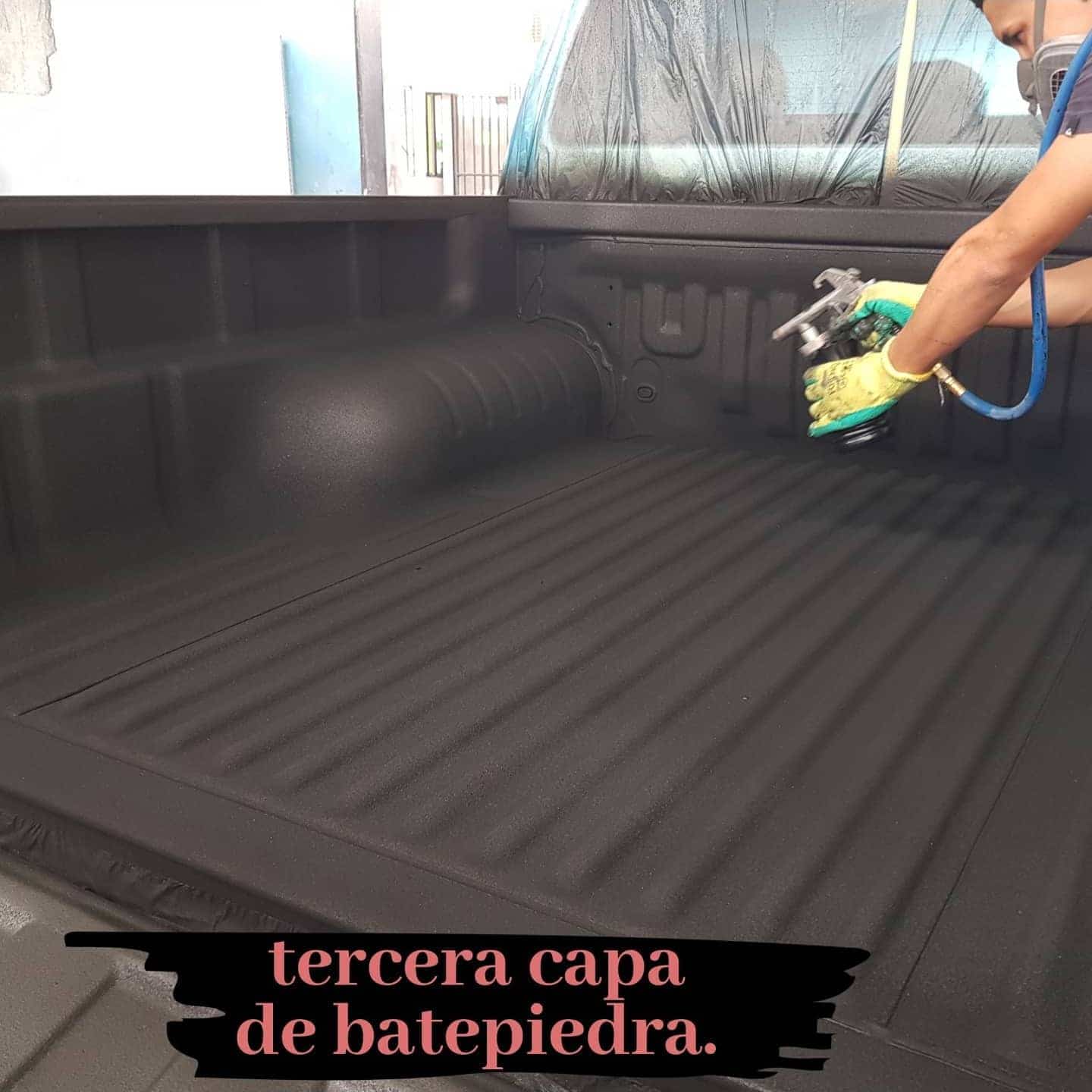 Instalacion de bate piedra poliuretano para balde de doble cabina