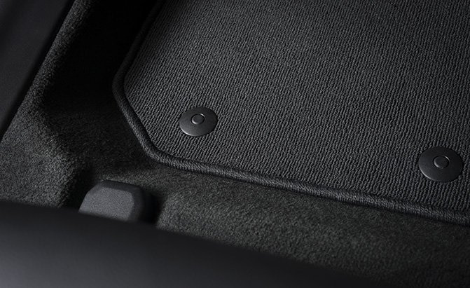 Tapizado de piso de auto en Samborondon