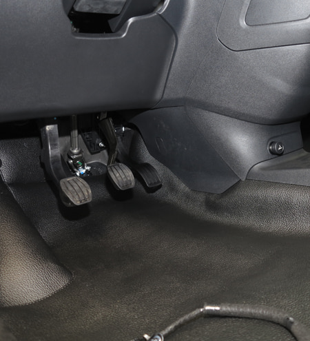 tapizado de piso para auto en Vergeles